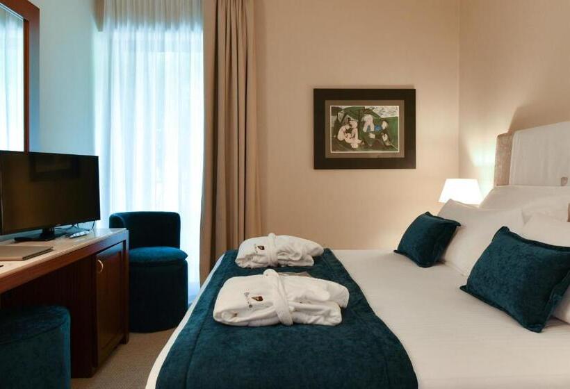 Трехместный Superior Вид на Море, Bellevue Hotel & Resort
