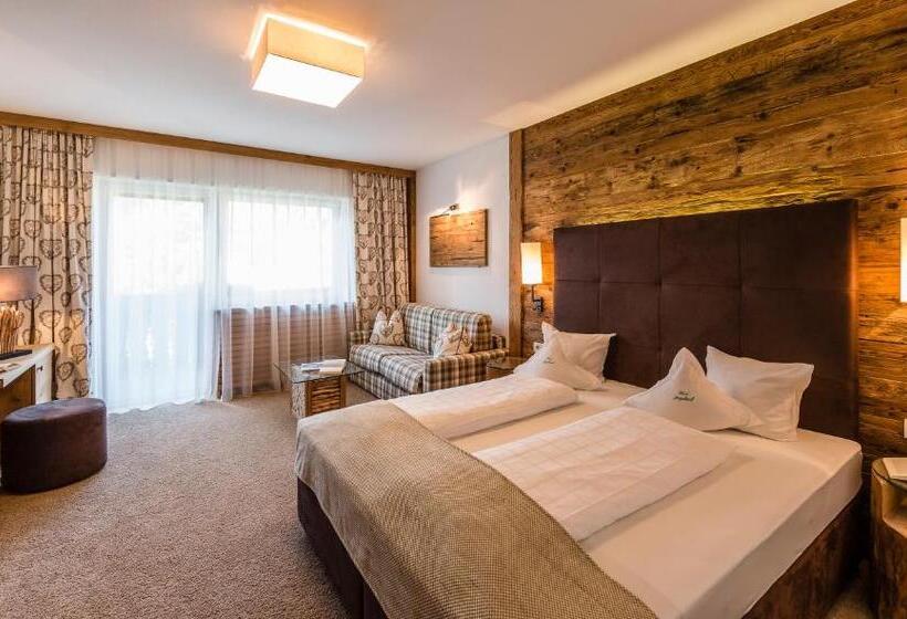 Номер Стандарт с Балконом, Dolcevita Hotel Jagdhof