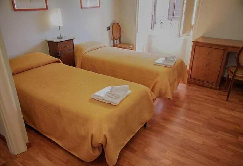 חדר סטנדרט לארבעה, Domus Real Cardello