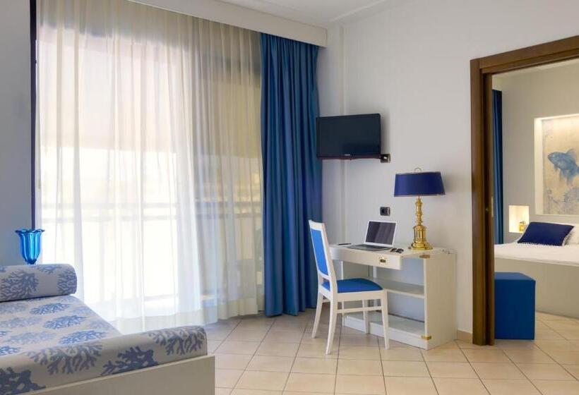 سوییت با چشم‌انداز دریا, Caesar Residence & Spa