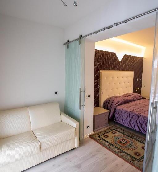 اتاق استاندارد چهار تخته, Design Oberosler