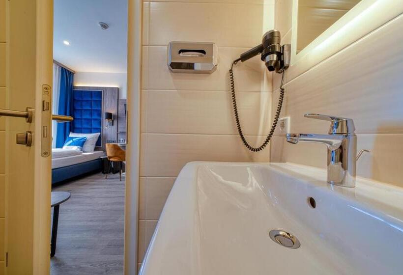 스탠다드 트리플 룸, Zentrum Hotel Stade
