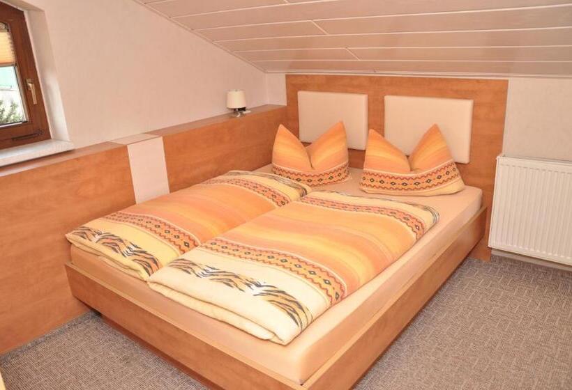 Номер Стандарт, Cafe Hoyer Pension Und Appartements