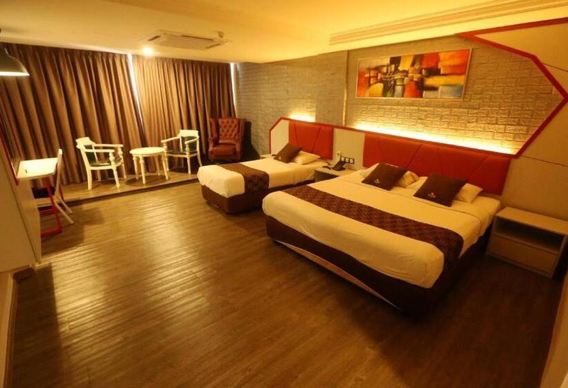Family Suite, Golden Nasmir