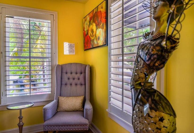 חדר דחוקס עם מיטת קינג, Duval Inn   Key West