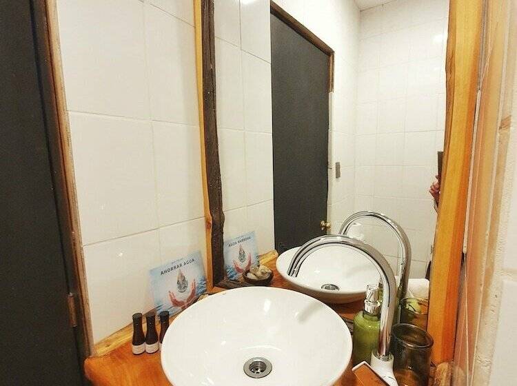 استودیوی کلاسیک, Wave Pichilemu Lodge