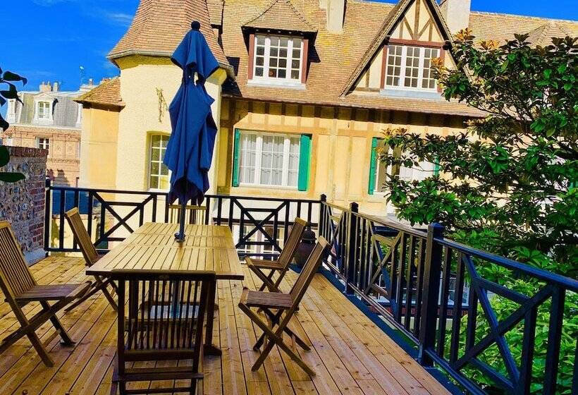 Люкс Вид на Сад, Villa Castel Chambres D Hôtes B&b