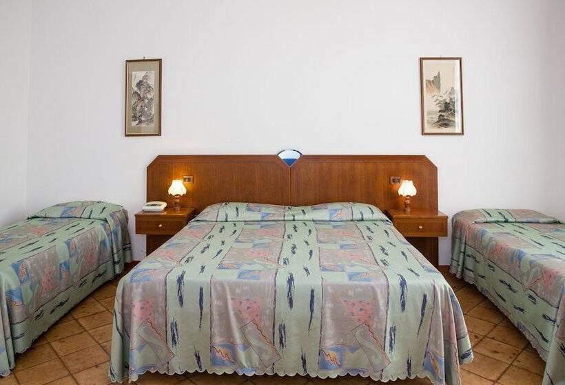 Четырехместный Номер Стандарт, Albergo Roma