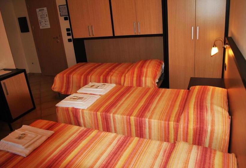 Номер Стандарт Трехместный, Country House Vecchio Frantoio