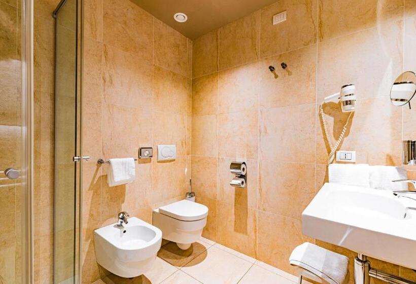 Номер Стандарт, One Hotel & Restaurant