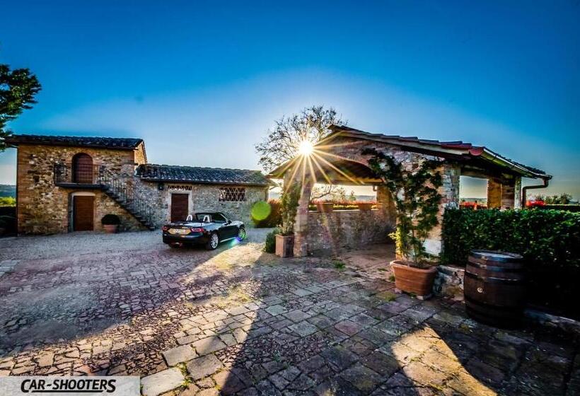 شقة غرفة واحدة, Villa S.andrea