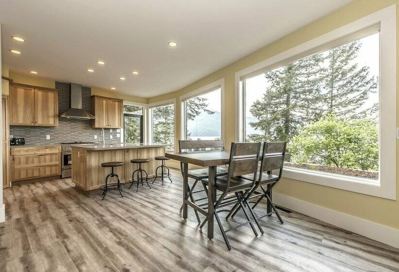 침실 1개 주택, The Lodge On Harrison Lake