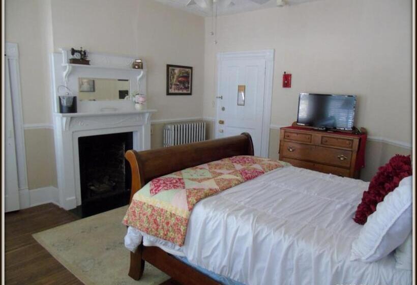 Номер Стандарт, The Charleston Inn Hendersonville Nc