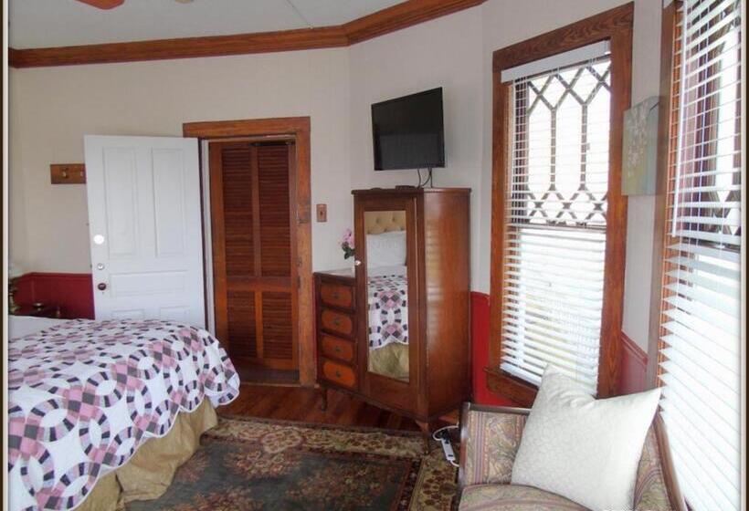 Стандартный Номер Кровать Кинг, The Charleston Inn Hendersonville Nc