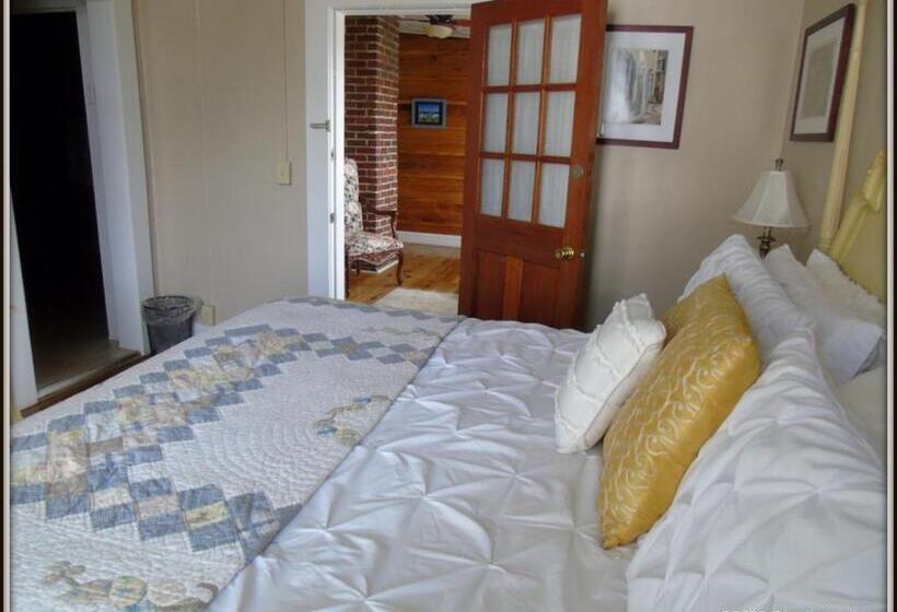 Стандартный Номер Кровать Кинг, The Charleston Inn Hendersonville Nc