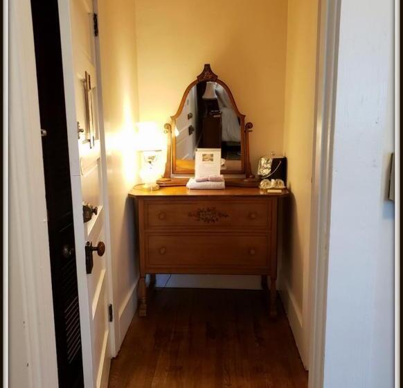 Номер Стандарт, The Charleston Inn Hendersonville Nc
