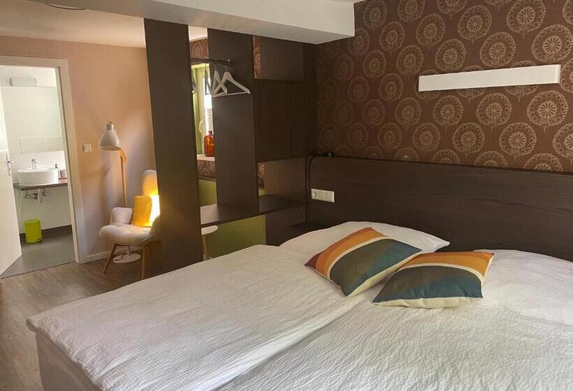 Номер Стандарт, Pension No 8