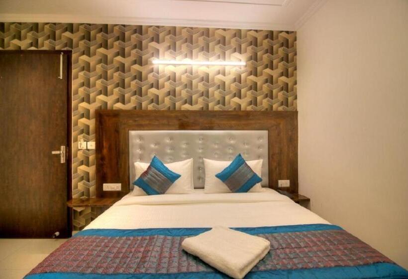 디럭스 룸, Ark Of Avalon Near Igi Airport New Delhi