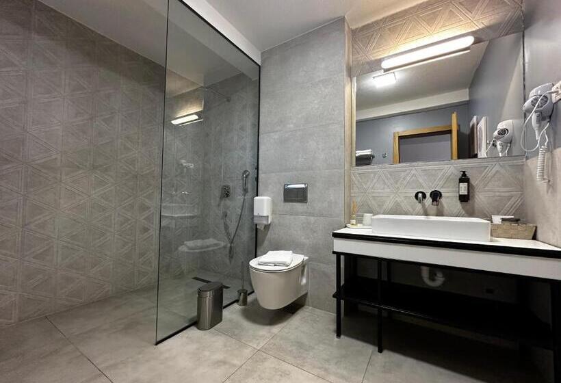 اتاق استاندارد با تخت بزرگ, La Vista Luxury Villa