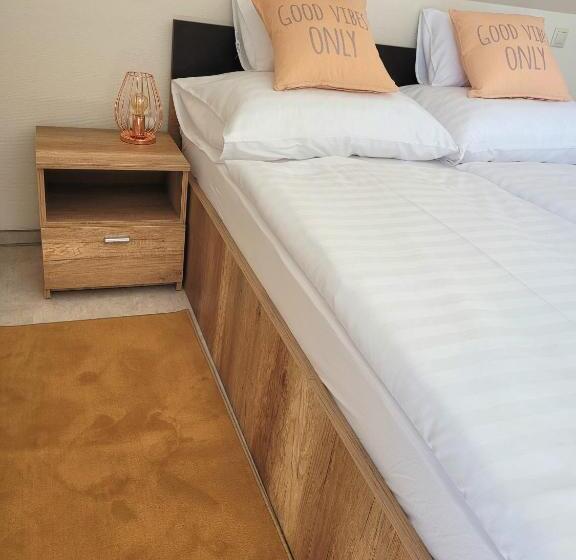 Апартаменты 1 Спальня с Террасой, Silver Lodge Vendégház Egerszalók