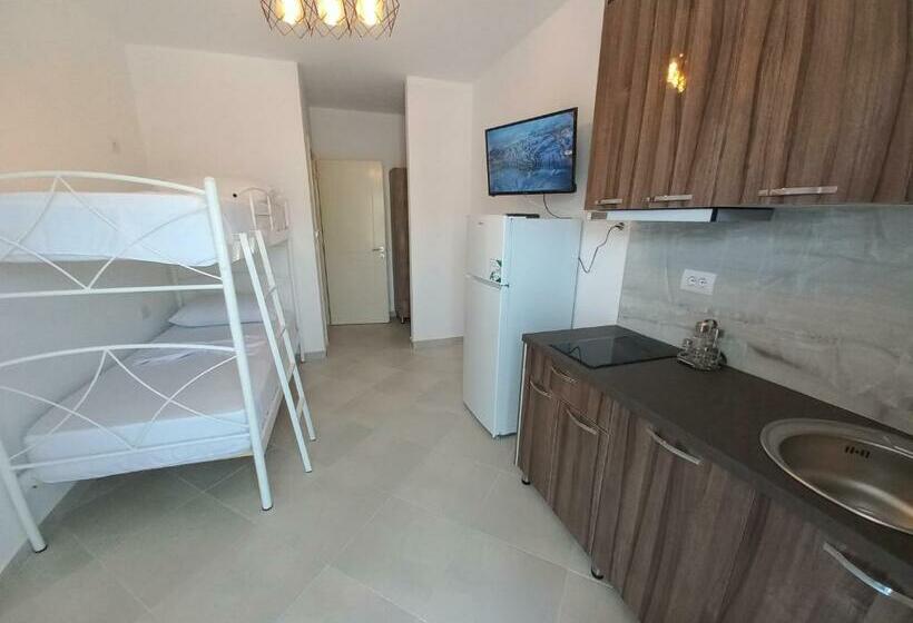 ファミリールーム, Arjan Dyli Guesthouse