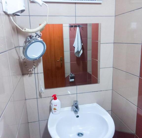 اتاق استاندارد سه نفره, Boutique Villa 84