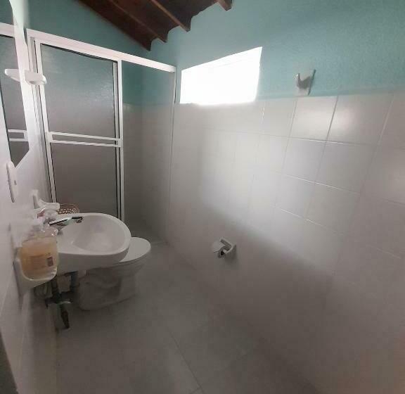 Четырехместный Номер Стандарт, Hostal Heliconias