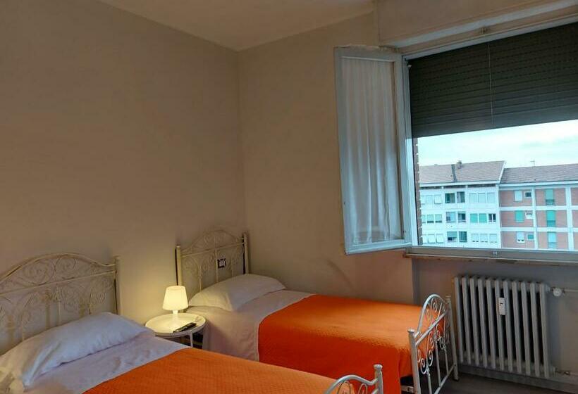 اتاق ساده سه‌ نفره, Fare Bnb   Room Del Parco
