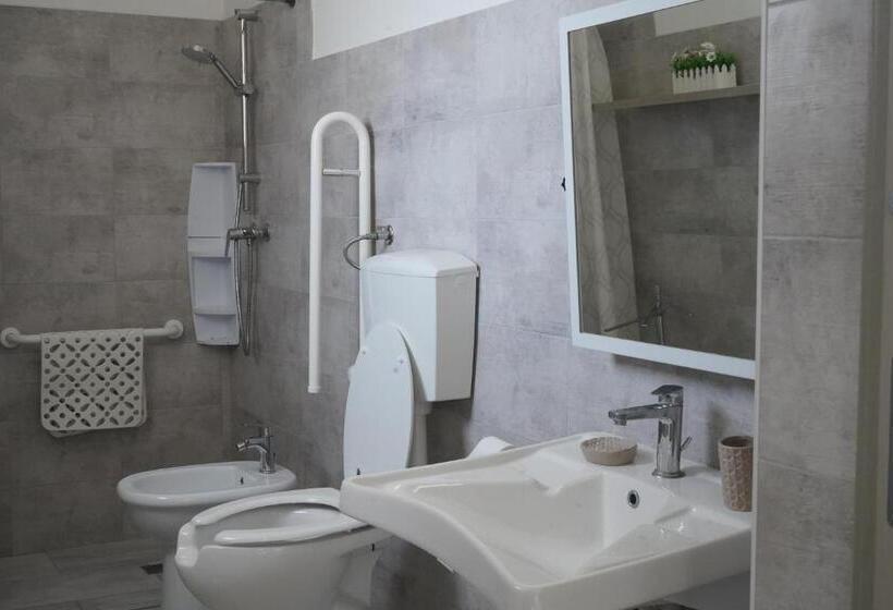اتاق کلاسیک چهارنفره, Resort Leonardo  Room, Pool & Restaurant
