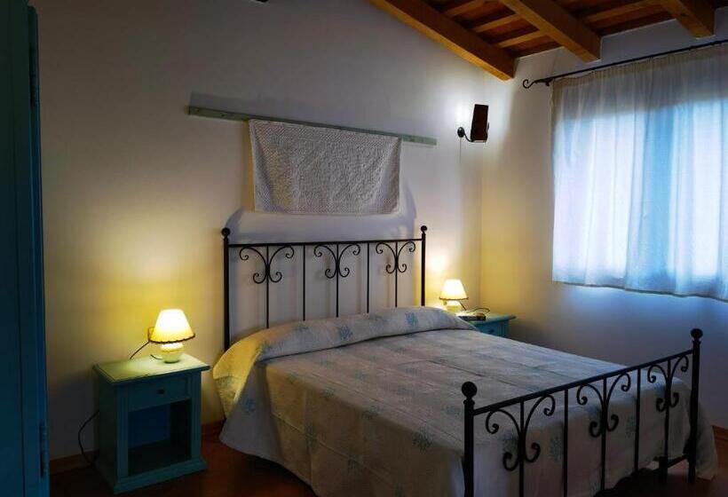 Номер Стандарт с Балконом, La Corte Degli Ulivi   Albergo Rurale