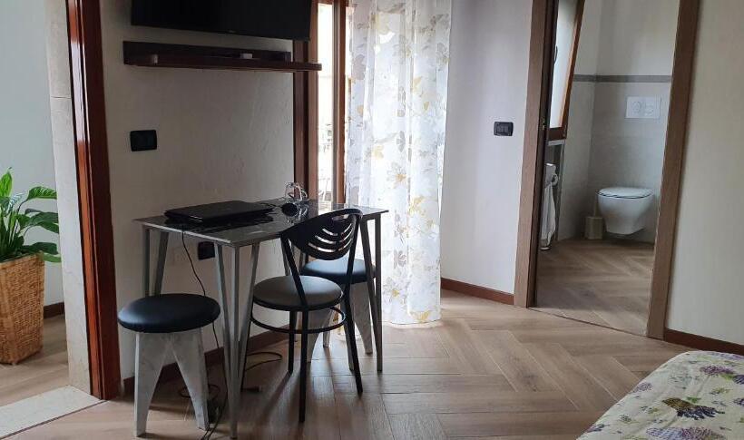 Номер Стандарт с Балконом, Le Rustiche Foresteria