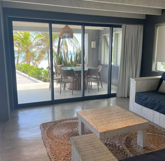 침실 2개 주택, Club De Mar Condo