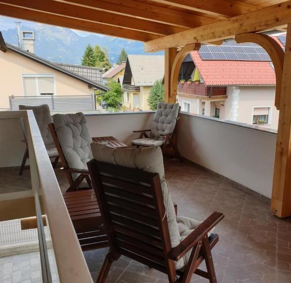 استودیوی استاندارد, Dežman Apartments & Rooms