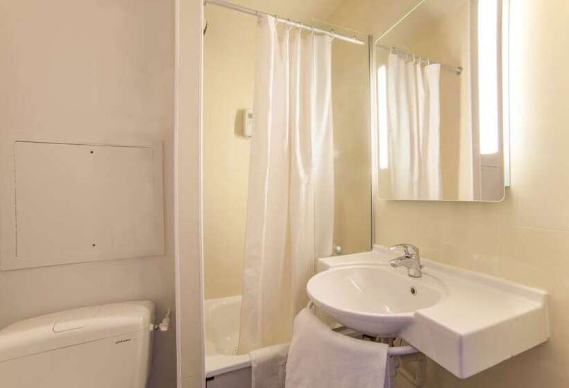 Четырехместный Номер Стандарт, B&b Hotel Paris Malakoff Parc Des Expositions