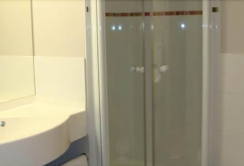 Номер Стандарт Трехместный, Ace Hotel Bourges