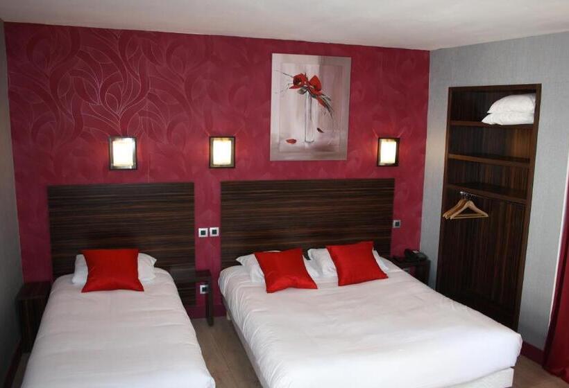 Номер Стандарт Трехместный, Hôtel République