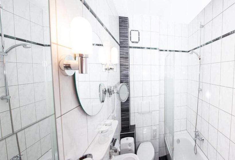 Номер Стандарт, Pension Weinberg Güstrow
