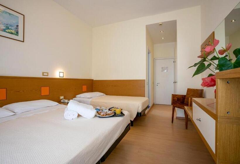 Camera Tripla Standard Vista Mare, Ridolfi