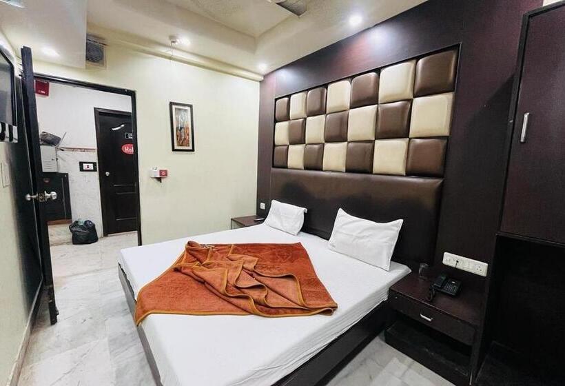 Номер Deluxe, Spot Inn