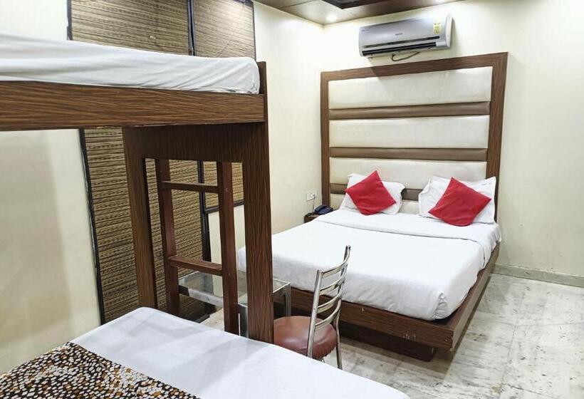 Четырехместный Номер Стандарт, Spot Inn