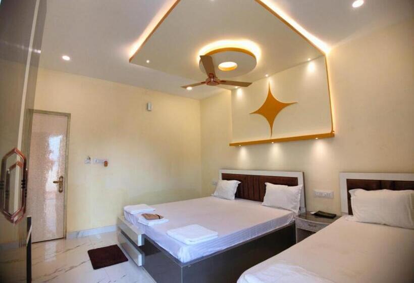 デラックストリプルルーム, Hindusthan Inn   On Beach