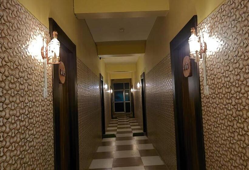 バルコニー付きデラックスルーム, Hindusthan Inn   On Beach