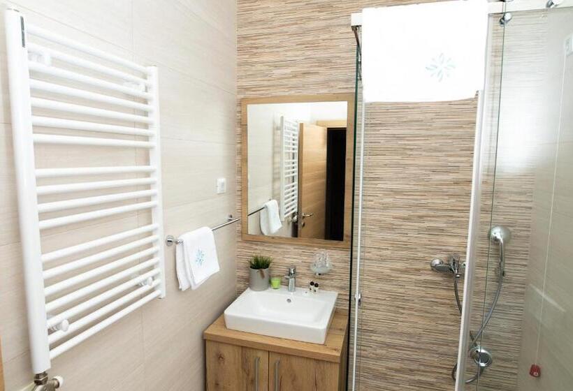 اتاق استاندارد سه نفره, Nordic Resort