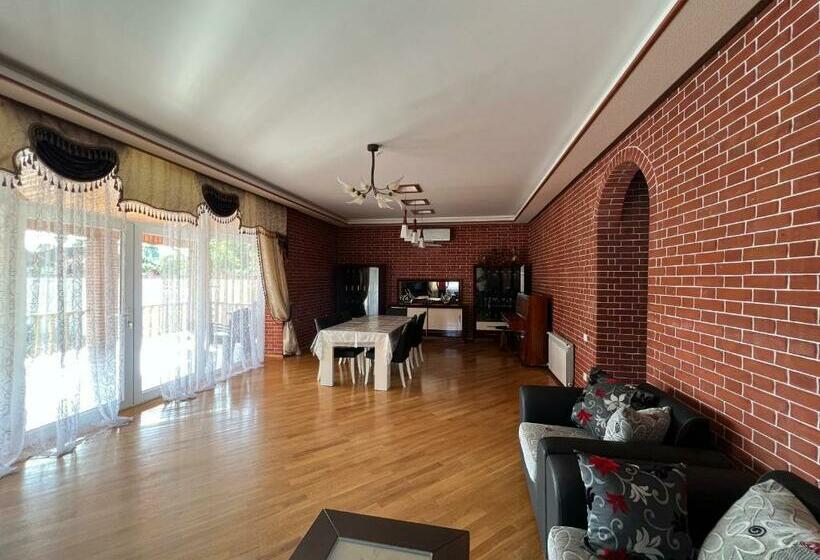 ویلای 1 خوابه با چشم‌انداز دریا, Riva Seaside House