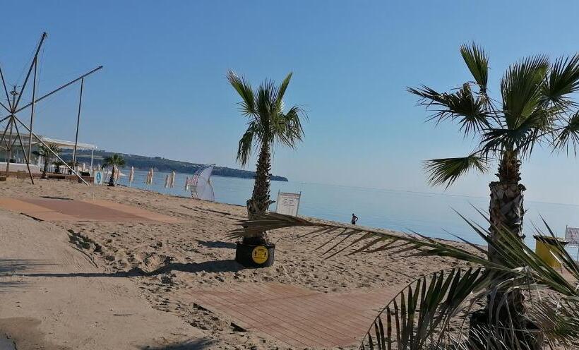 Номер Стандарт Трехместный, Ivet Guest House