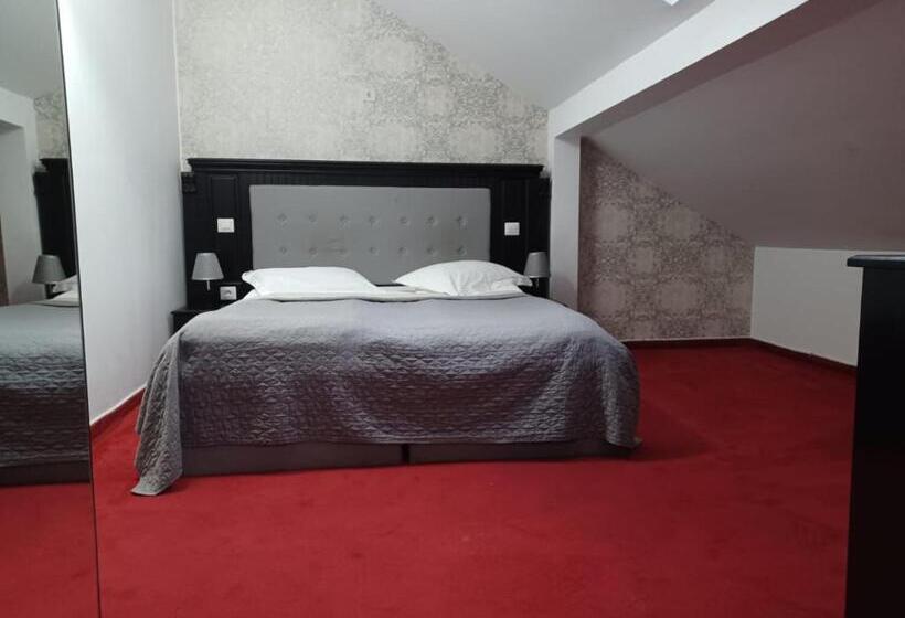 Номер Economy, Casa Domnească Cacica