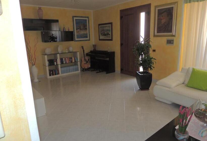Четырехместный Номер Стандарт Вид на Море, Lalu S B&b