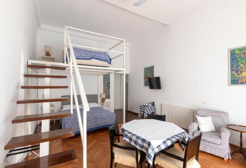 سوییت جونیور با چشم‌انداز دریا, Albergo Nazionale
