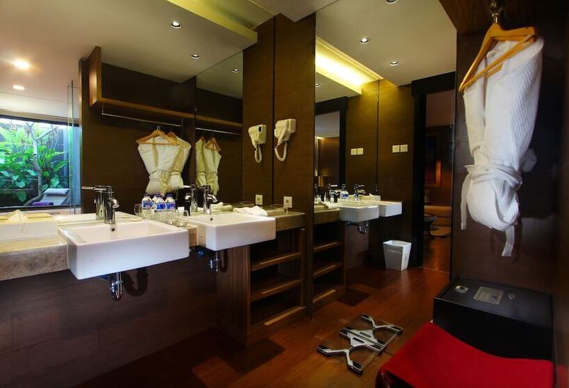 Люкс с Бассейном, Amaroossa Suite Bali