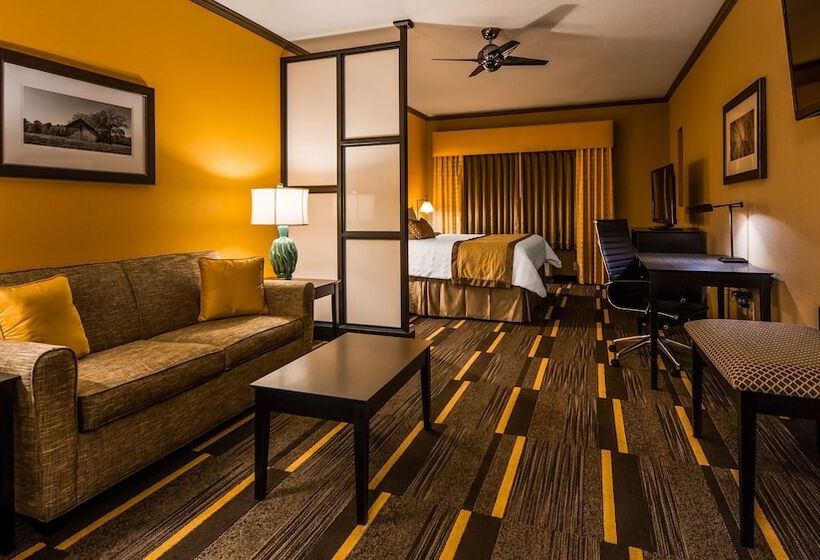 Люкс, Best Western Plus Emerald Inn & Suites